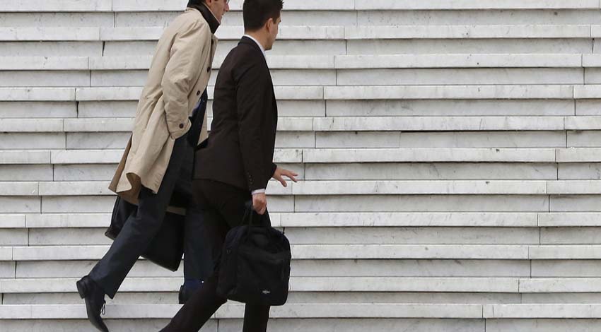 Διευθύνοντες υπάλληλοι: Πότε εξαιρούνται από διατάξεις της εργατικής νομοθεσίας